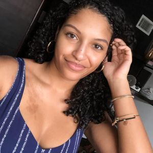 Meet your Posher, Makayla